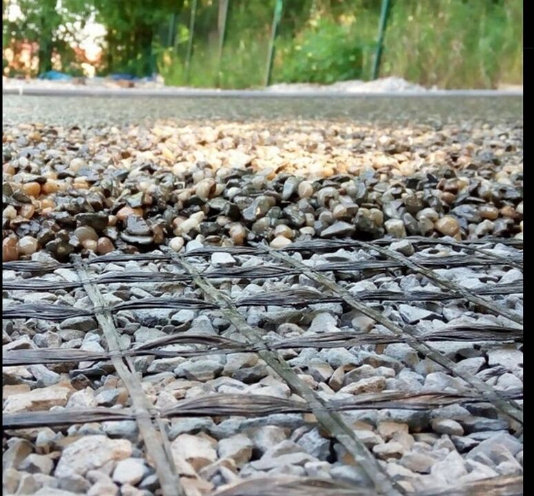 Меш барои мустаҳкам кардани қолинҳои сангӣ